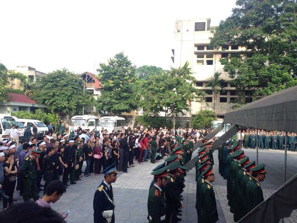 Trực tiếp Lễ viếng và truy điệu 18 chiến sĩ rơi máy bay ở Hòa Lạc