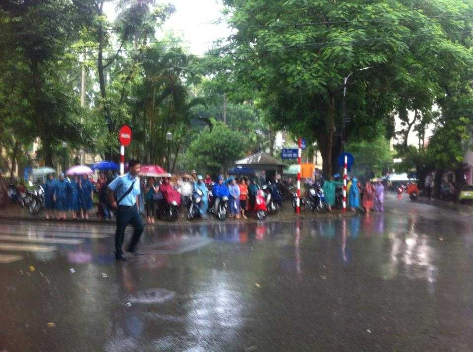 Trực tiếp Lễ viếng và truy điệu 18 chiến sĩ rơi máy bay ở Hòa Lạc