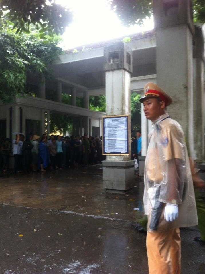 Trực tiếp Lễ viếng và truy điệu 18 chiến sĩ rơi máy bay ở Hòa Lạc