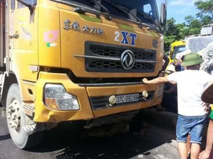 tai nạn, giao thông, tông chết, khóc ngất, xe ben, hang thần