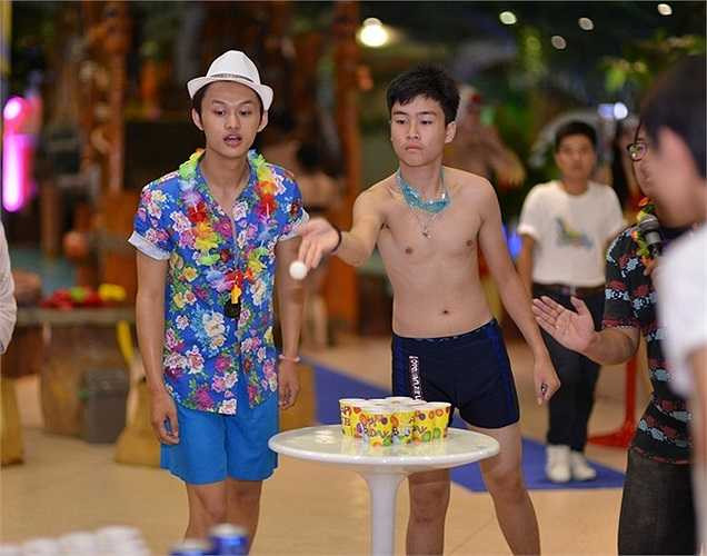 Các bạn trẻ có thể thưởng thức những vũ điệu nhiệt đới sôi động, đắm mình trong âm nhạc đỉnh cao với các thần tượng trẻ.