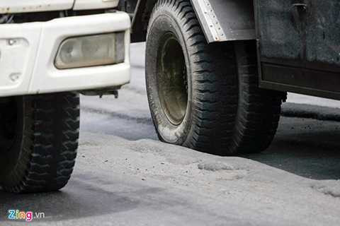 xuống cấp, ổ trâu, ổ voi, nút nứt, TP. HCM, đại lộ Đông Tây, Phú Mỹ