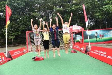 5 điều khiến mẹ khó bỏ qua Trại hè Omo-Manchester United