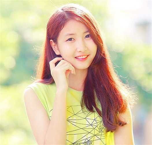 Khi được hỏi về ước mơ, Nhi hồn nhiên đáp: 'Vì rất thích vẽ và thích mặc quần áo đẹp vì thế sau này em muốn trở thành nhà thiết kế thời trang. Nhưng hiện tại, học tập tốt trong trường cấp 2 thi đậu vào trường cấp 3 Phan Đình Phùng trong mùa tuyển sinh tới là mục tiêu lớn nhất của em'.