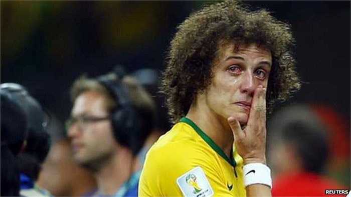 Nước mắt của các cầu thủ Brazil. Chưa có giải đấu nào mà Selecao khóc nhiều như năm nay, đặc biệt là trong trận đấu vòng 1/8 với Chile