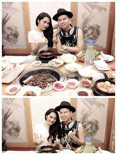 Nữ ca sỹ bước ra từ The Voice nhí nhảnh khi đi ăn.