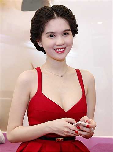 'Trinh được anh Tiệp kêu mấy chị người mẫu dạy đi catwalk. Vì có sẵn có khả năng nên chỉ 3 ngày Trinh đã được đi diễn ở hội chợ triển lãm cưới năm 2005.'