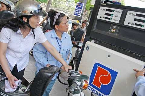 giá xăng, Petrolimex, Bộ Công thương, Chính phủ