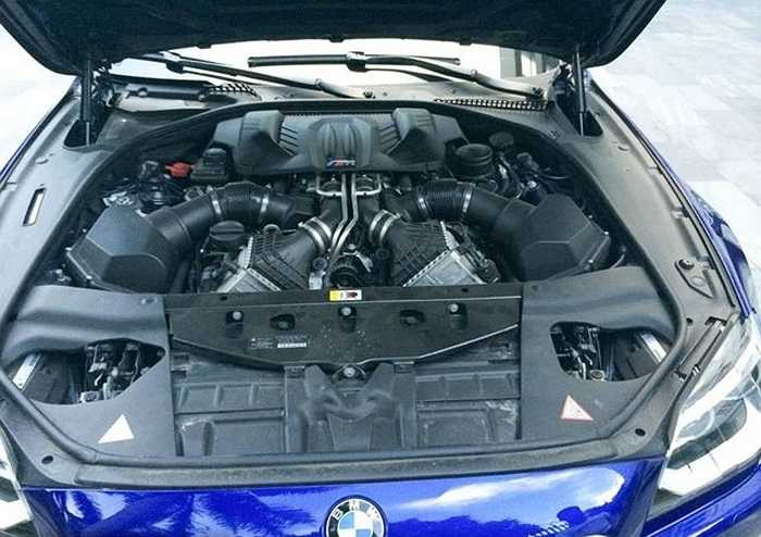 Động cơ của BMW M6 Gran Coupe là loại V8, tăng áp kép, dung tích 4,4 lít, sản sinh công suất tối đa 560 mã lực và mô-men xoắn cực đại 680 Nm tại 1.500 - 5.750 vòng/phút. 