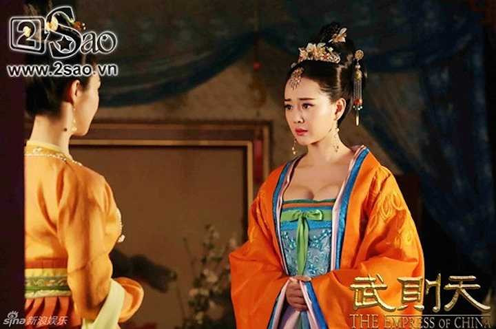 Trương Định Hàm hóa thân thành Trưởng Tôn hoàng hậu, Hoàng hậu của Lý Thế Dân. 