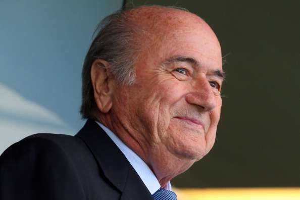 Lần thứ hai Sepp Blatter lên tiếng 'vỗ về' Suarez