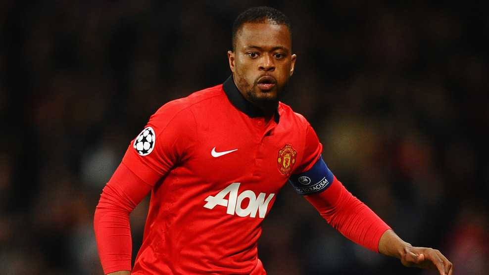 Patrice Evra sẽ là giải pháp tạm thời không tồi dành cho Van Gaal 