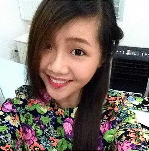 Nhờ chế độ ăn uống và luyện tập hợp lý, sau tháng đầu tiên, Ngân giảm được 3 kg. Duy trì đều đặn như thế trong vòng 1 năm, Ngân giảm được 35 kg, từ 84 xuống còn 49 kg. '49 kg là con số quá đẹp với mình rồi, mình sẽ không giảm thêm nữa, dù sao, sức khỏe vẫn là quan trọng nhất' - Ngân đã hài lòng với cân nặng hiện tại. Sau giảm cân, cô trở nên xinh đẹp và thu hút hơn. 