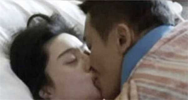 Quả táo là bộ phim đánh dấu bước chuyển ngoạn mục từ màn ảnh nhỏ sang màn ảnh rộng của Phạm Băng Băng. Ở phim này, cô đã diễn cảnh bị cưỡng hiếp rất bạo với Lương Gia Huy.