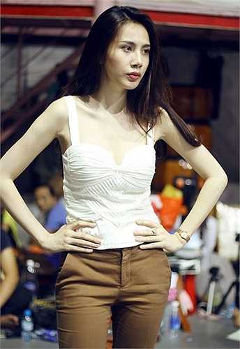 ... cho đến trên sàn tập.