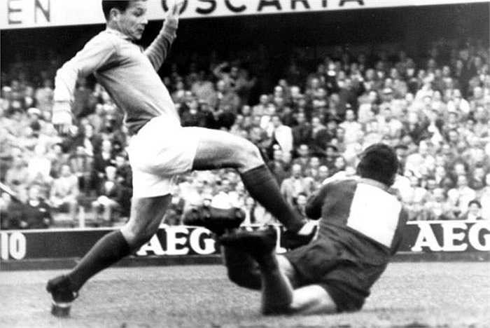Cho đến giờ kỷ lục ghi 13 bàn ở World Cup 1958 của Just Fontaine vẫn chưa bị phá bỏ