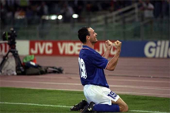 Italia chỉ giành HCĐ ở World Cup 1990 nhưng Salvatore Schillaci đã giành ngôi vua phá lưới với 6 bàn