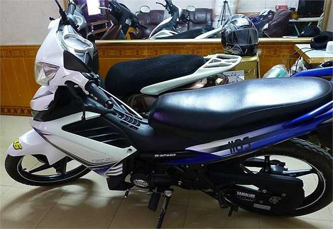 Chiếc Exciter GP hàng fake thuộc sở hữu của một người dùng ở Long Xuyên, An Giang. Anh này mua chiếc xe hồi tháng 8/2012. Sau gần hai năm sử dụng, đồng hồ báo quãng đường đã di chuyển là khoảng 3.500 km.