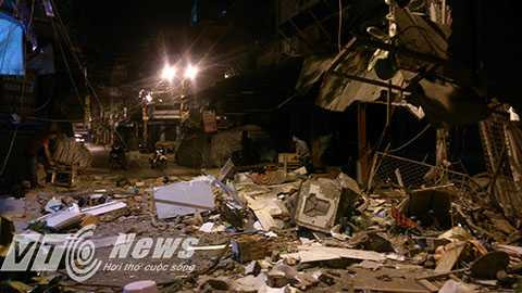 sập lan can, 1 người chết, bão Thần Sấm, Hải Phòng, người Hoa