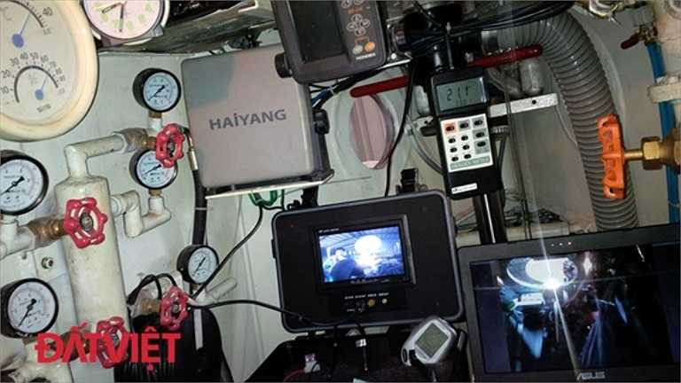 Hệ thống máy tàu cũng được nâng cấp lên phiên bản 2.0, hệ thống không khí tuần hoàn AIP được cải tiến. Hệ thống bánh lái, chân vịt, dẫn động cho con tàu cũng có nhiều thay đổi. 