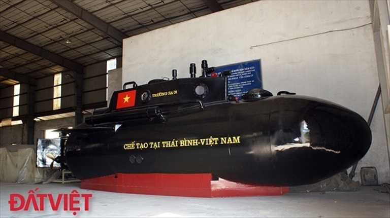 'Tàu ngầm Trường Sa 01 đã vượt qua tất cả các bài kiểm tra cần nhất. Tất cả các bộ phận của tàu ngầm Trường Sa 01 đều đã hoạt động rất tốt, giờ chỉ còn chờ ngày ra biển' – chủ nhân của con tàu cho biết. 