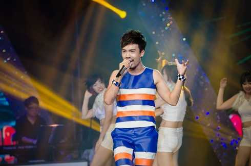 Lê Vũ Bình mở màn sôi động liveshow 3 Sao Mai điểm hẹn