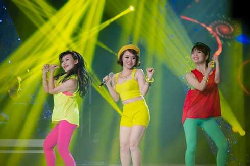 Lê Vũ Bình mở màn sôi động liveshow 3 Sao Mai điểm hẹn