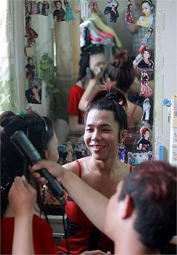 3 năm sau, Jessica trở thành một cô gái. Tuy nhiên mọi giấy tờ vẫn phải lấy tên thật của cô là Nguyễn Hữu Toàn.