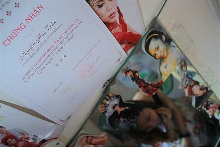 Trước khi phẫu thuật chuyển giới, Jessica bị chính gia đình không chấp nhận. Vì vậy năm 20 tuổi, cô rời nhà đi làm, đồng thời xăm lên lưng dòng chữ 'I wish i were a girl'(Tôi ước tôi là một cô gái).