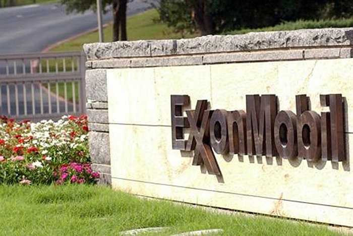 5. Exxon Mobil. Xếp hạng năm 2013: 3; Doanh thu: 407,7 tỷ USD. Lợi nhuận: 32,6 tỷ USD. Lĩnh vực: Dầu khí. Quốc gia: Mỹ