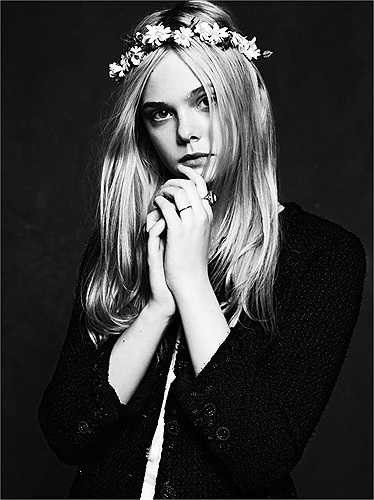 Ở ngoài đời, Elle Fanning được coi là một trong những 'bảo bối' của điện ảnh Anh Quốc.
