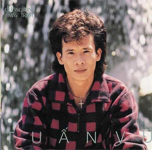 Tuấn Vũ nhận mức thù lao trên 100 triệu: Theo nghiệp ca sĩ từ đầu những năm 1980 và trở thành ca sĩ nhạc vàng nổi tiếng, Tuấn Vũ có mức cát-xê không kém nhiều nghệ sĩ đình đám trong shobiw Việt - trên 100 triệu đồng cho một đêm nhạc.