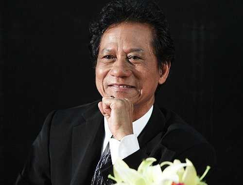 Chế Linh có thù lao không dưới 200 triệu đồng: Mức cát xê mà danh ca hải ngoại nhận được trong lần trở về nước biểu diễn không dưới 200 triệu đồng. 