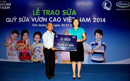 QUỸ SỮA “VƯƠN CAO VIỆT NAM” ĐẾN VỚI TRẺ EM QUẢNG TRỊ NHÂN DỊP KỶ NIỆM NGÀY THƯƠNG BINH LIỆT SĨ