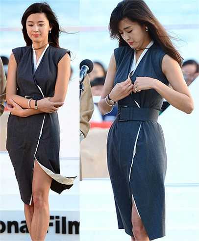 'Cô nàng ngổ ngáo' mải lo đối phó với cơn gió.