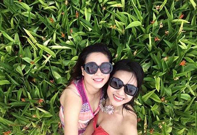 Trọng Tấn, Đăng Dương là hai danh ca nhạc đỏ nổi tiếng. Phía sau sân khấu, họ luôn có bà xã ủng hộ hết mình. Đó đều là những phụ nữ xinh đẹp, giỏi giang.