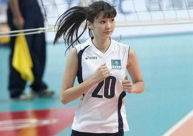 Sabina được mọi người biết đến sau khi xuất hiện trên trang 9gag (trang tin chuyên chia sẻ những hình ảnh thú vị và hài hước).