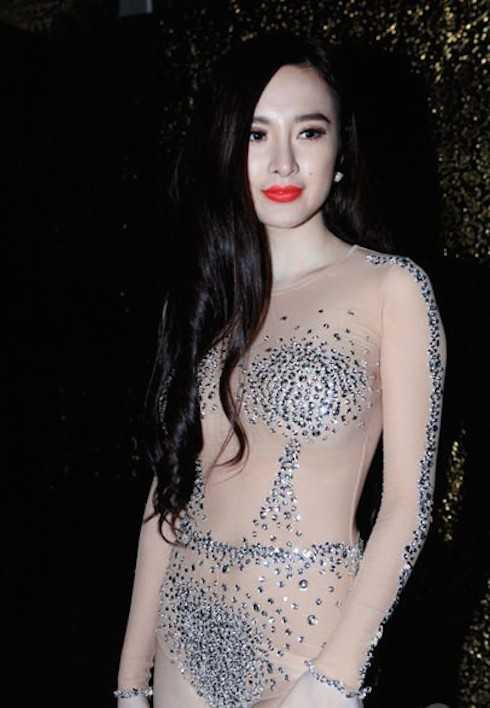 scandal ke khoc nguoi cuoi