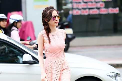 scandal ke khoc nguoi cuoi