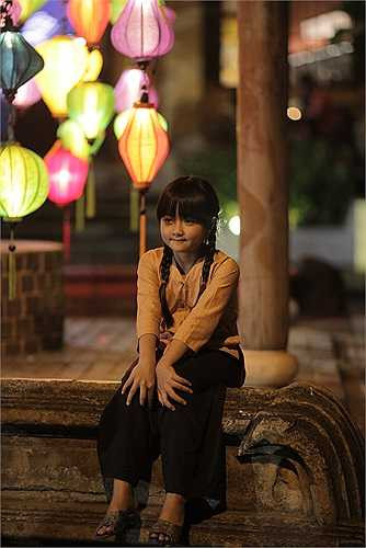  Có một điều thú vị là trong các cảnh quay, nhân vật này có đến 2 lần phải...rơi nước mắt trong các hoàn cảnh vô cùng phức tạp. Nên vô tình, dù chỉ là một vai diễn phụ trong phim nhưng lại cần kỹ năng diễn xuất rất nhà nghề mới có thể thực hiện được.