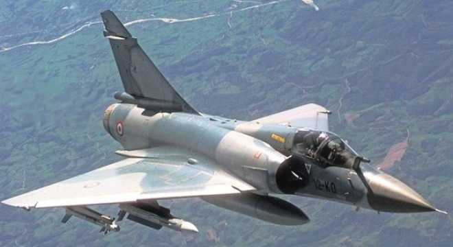 Nước Pháp 'chết lặng', điều 2 chiến đấu cơ tìm máy bay rơi