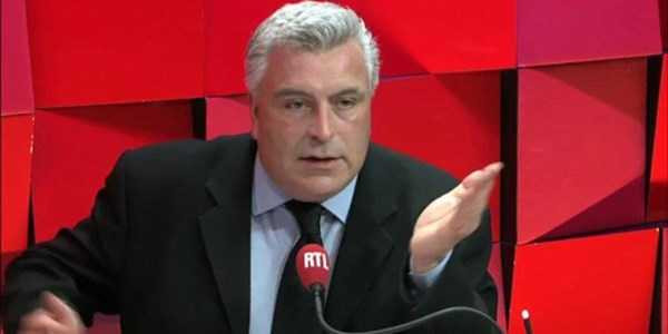 Nước Pháp 'chết lặng', điều 2 chiến đấu cơ tìm máy bay rơi