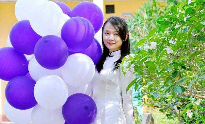 Vũ Thu Thủy (HS trường THPT Trần Hưng Đạo - Nam Định) trở thành thủ khoa Học viện Báo chí tuyên truyền năm 2014 