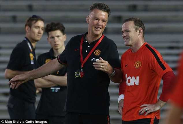 Van Gaal và các cầu thủ Man Utd đang chuẩn bị tích cực cho chuyến du đấu