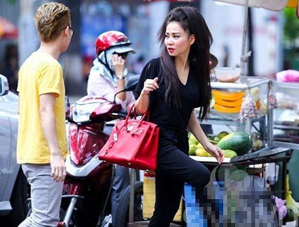 Thông thường, giá một chiếc túi Hermes Birkin có giá dao động từ 5.000 - 25.000 USD