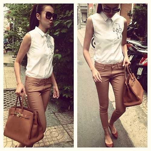 Trong đó, không thể không kể đến chiếc túi da ca sấu hiệu Salvatore Ferragamo, có giá 35.000 USD (khoảng 700 triệu đồng).