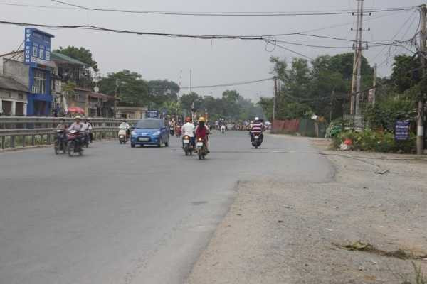 Vào ra, ra vào là kiể thi công của chủ công trình làm đối với con đường này.