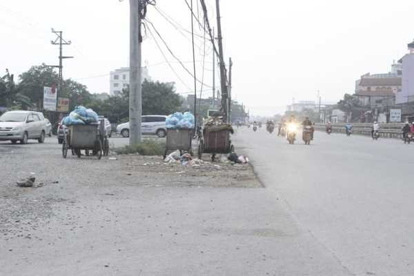 Không thể hình dung được đây là con đường đã thi công được một thời gian rất lâu