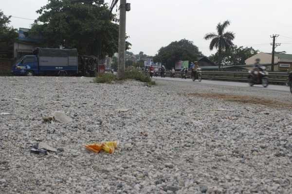 Sỏi đá lởm chởm luôn là cái bẫy báo trước cho người đi đường.