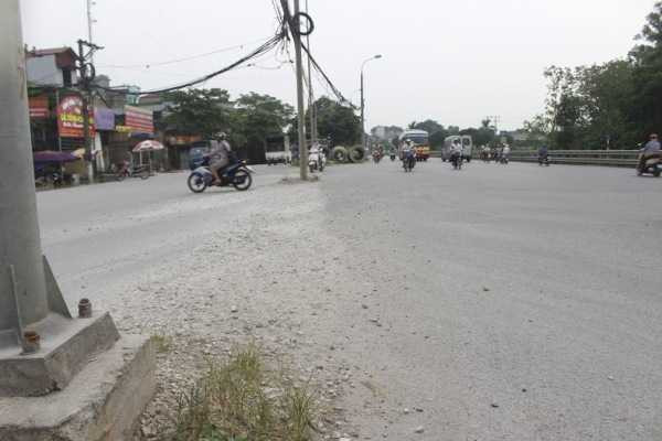 Sỏi đá lởm chởm luôn là cái bẫy báo trước cho người đi đường.